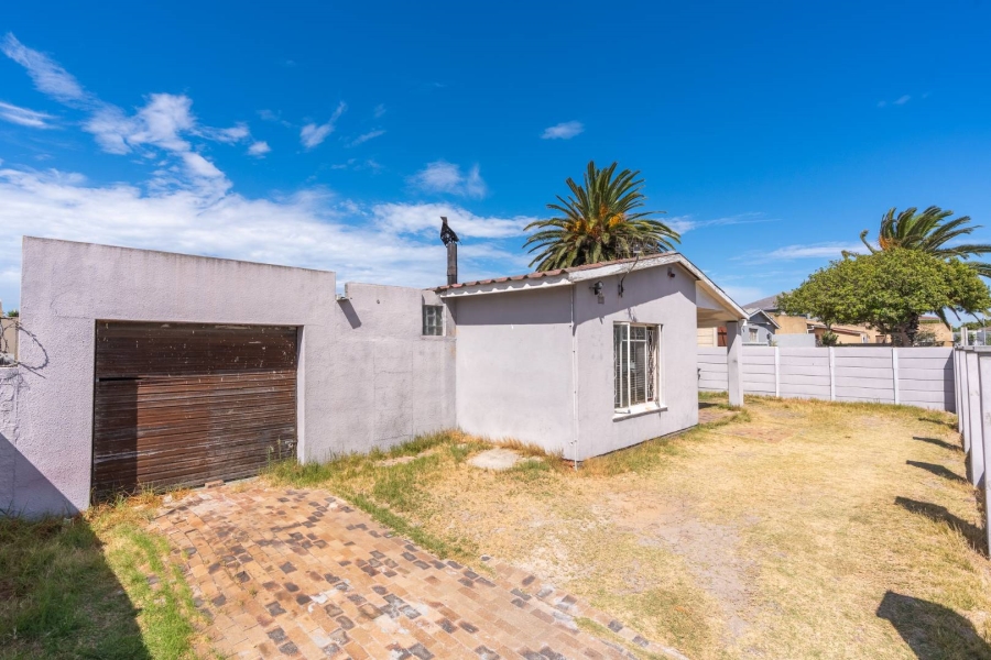 4 Bedroom Property for Sale in Sanddrift Western Cape